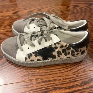 Women’s sneakers cute and trendy